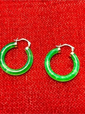 Vintage 14k yellow gold Green Jade Hoop Earrings